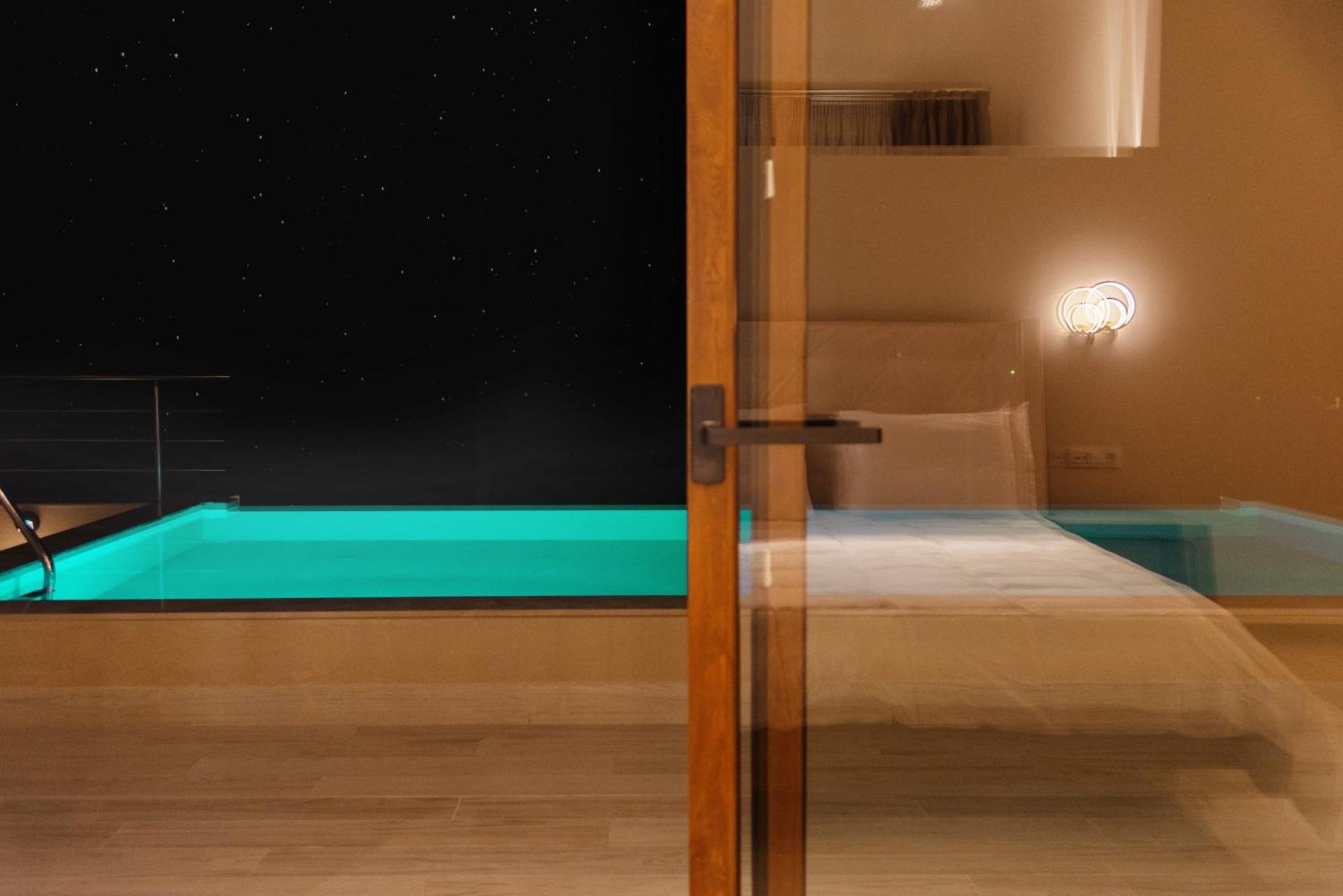 Villa Vasillis-Heated Swimming Pool With Infinity View Vitaládes エクステリア 写真