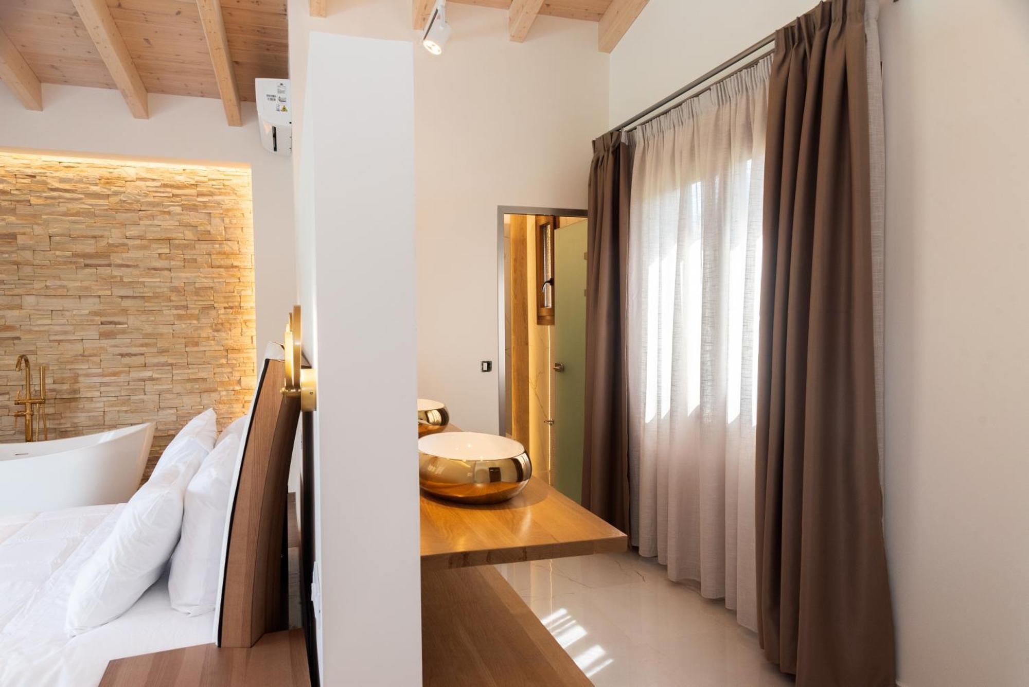 Villa Vasillis-Heated Swimming Pool With Infinity View Vitaládes エクステリア 写真