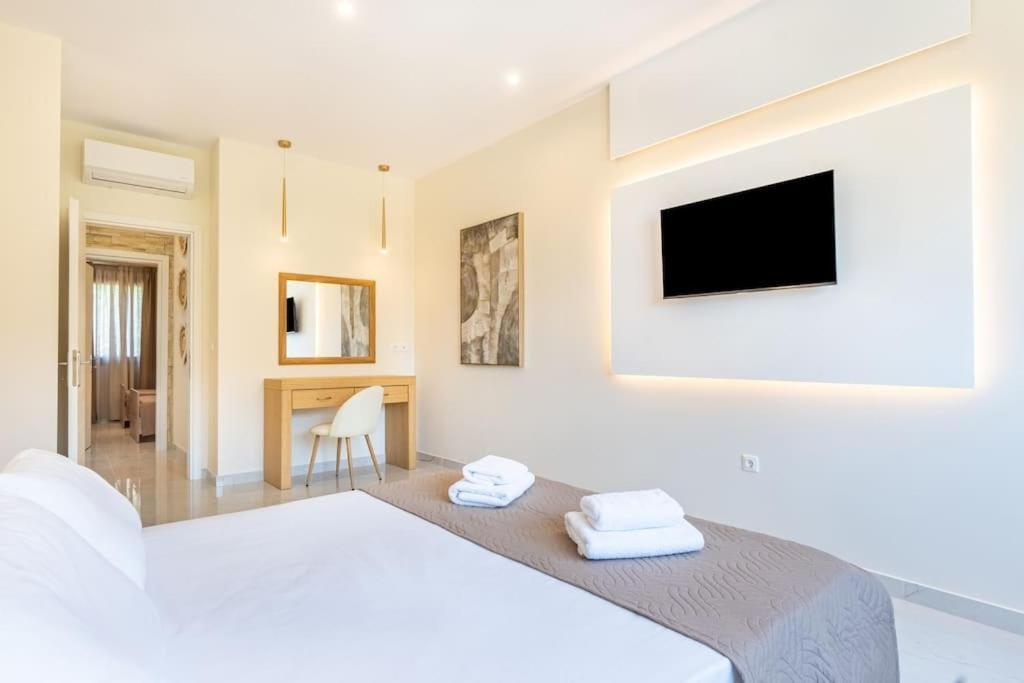 Villa Vasillis-Heated Swimming Pool With Infinity View Vitaládes エクステリア 写真