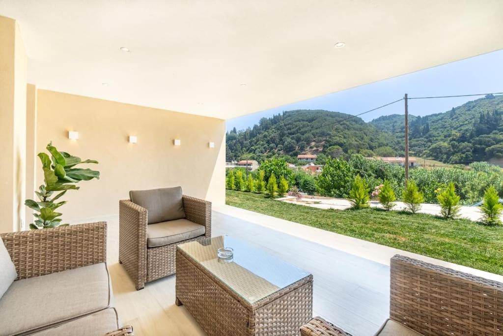 Villa Vasillis-Heated Swimming Pool With Infinity View Vitaládes エクステリア 写真