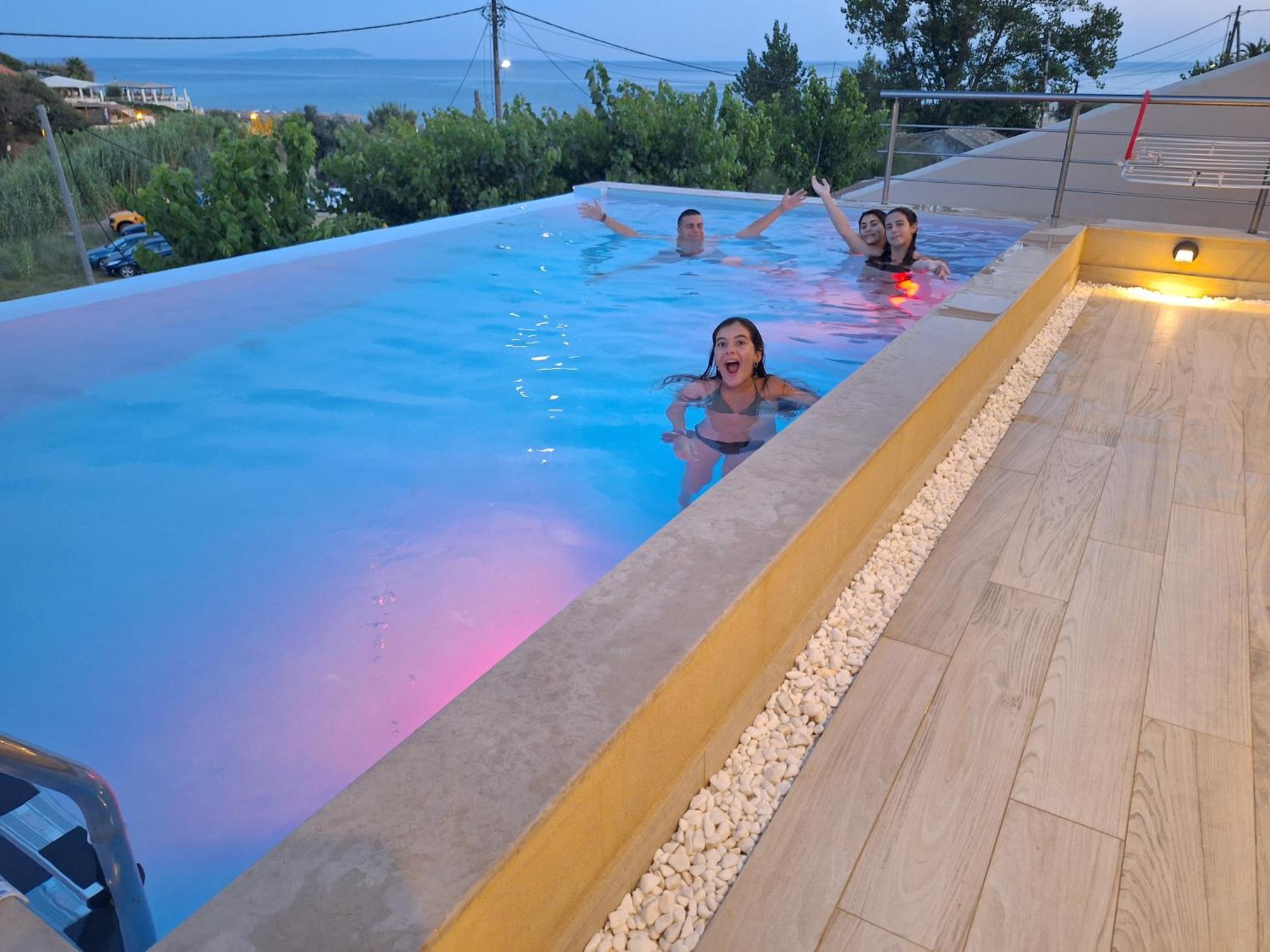 Villa Vasillis-Heated Swimming Pool With Infinity View Vitaládes エクステリア 写真